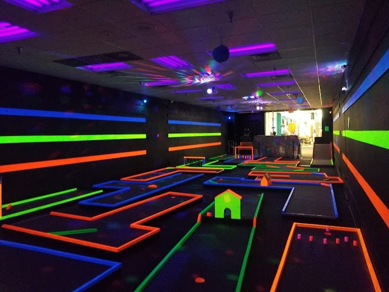 Blacklight Mini Golf Gadsden LLC