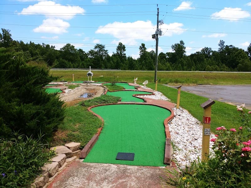 Hwy 5 Mini Golf