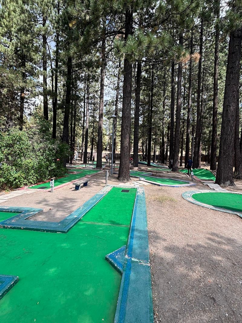 Hot Shot Miniature Golf