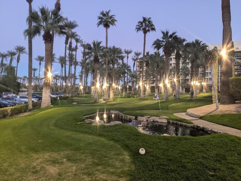Mini golf in California – MINIATURE PUTTING COURSE