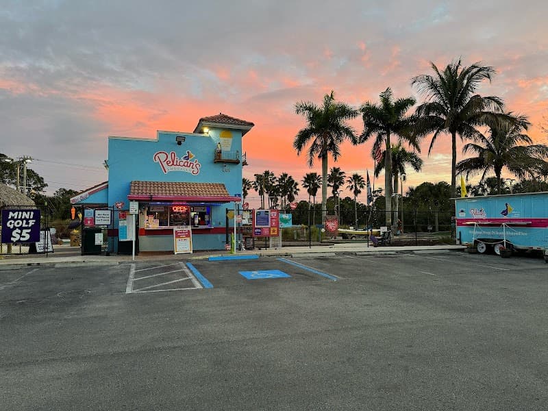 Pelican's SnoBalls & Mini Golf