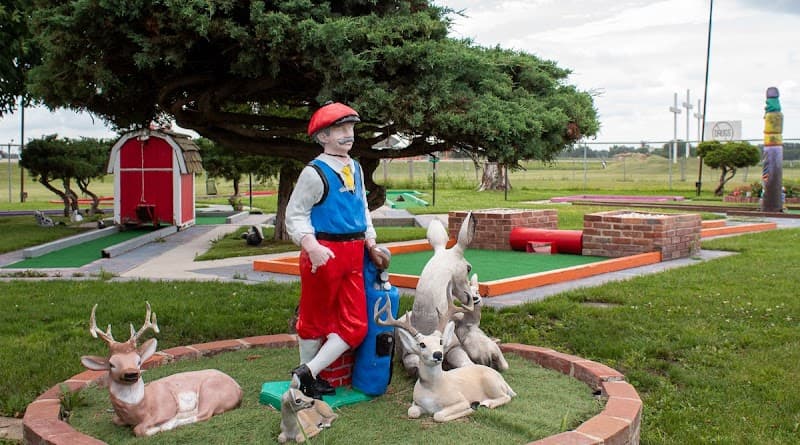 Nature Nook Miniature Golf