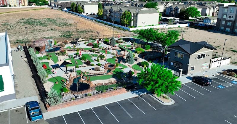 Putter's Mini Golf