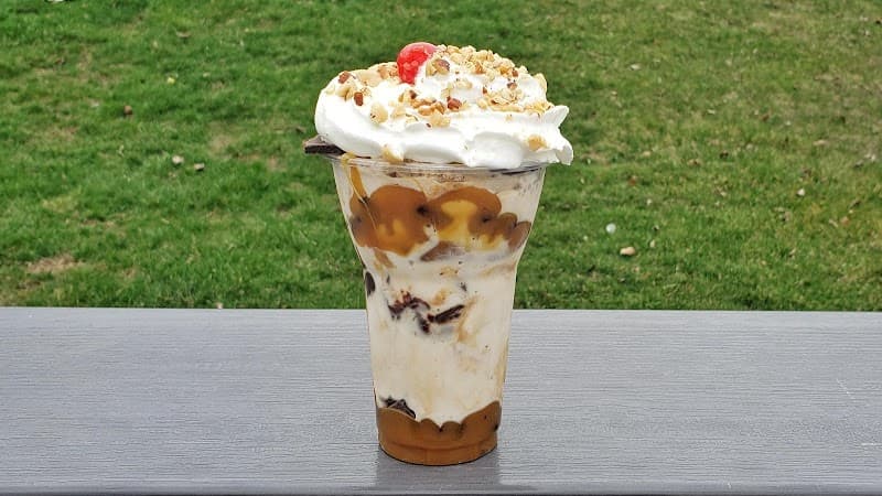 Gifford's Famous Ice Cream (and Mini Golf)