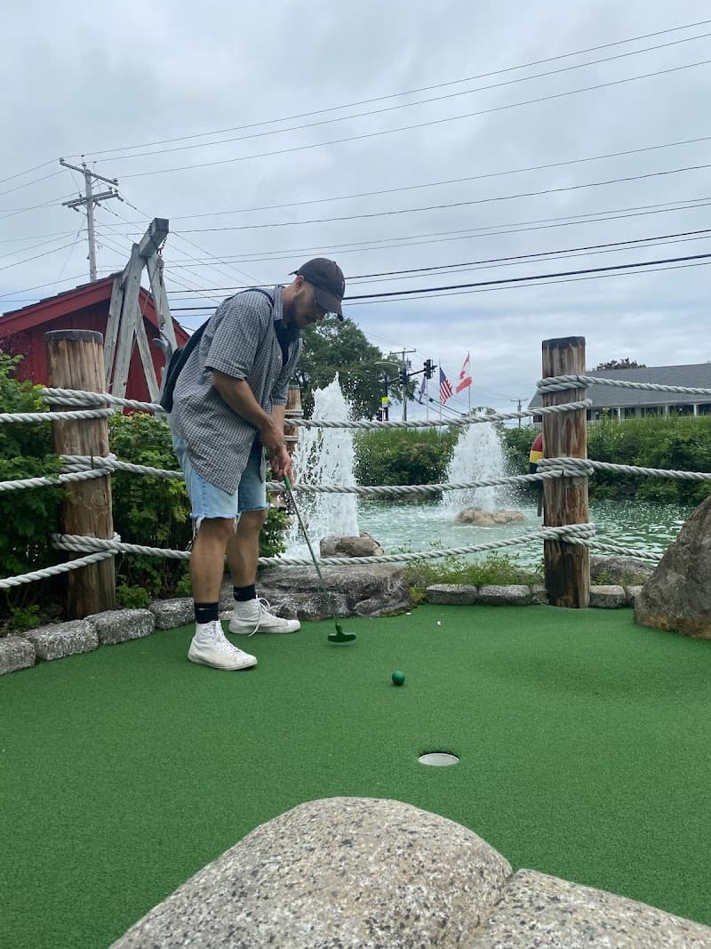 Wells Beach Mini Golf