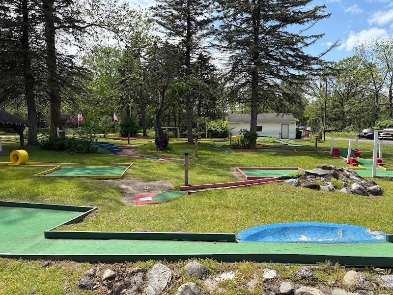 Loeschner's Village Green Miniature Golf