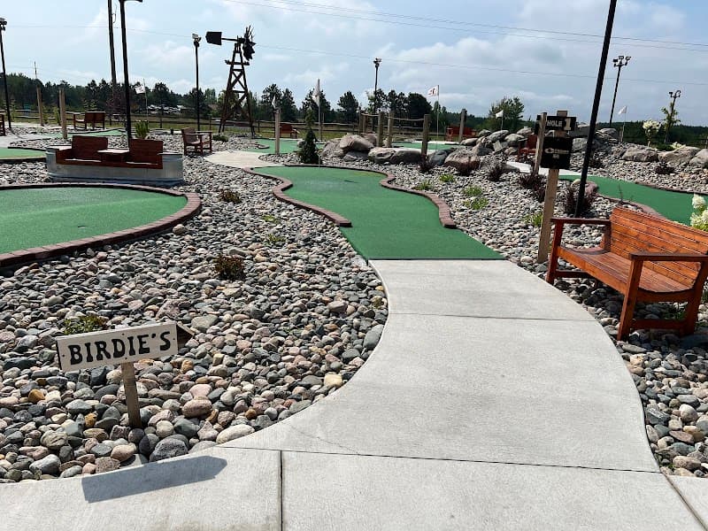 Birdie’s Mini Golf