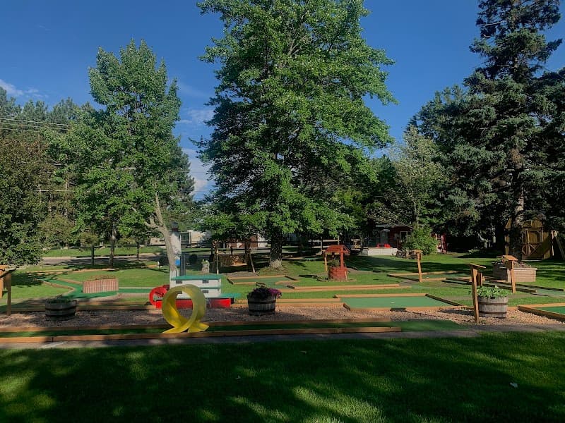Kendahl Miniature Golf