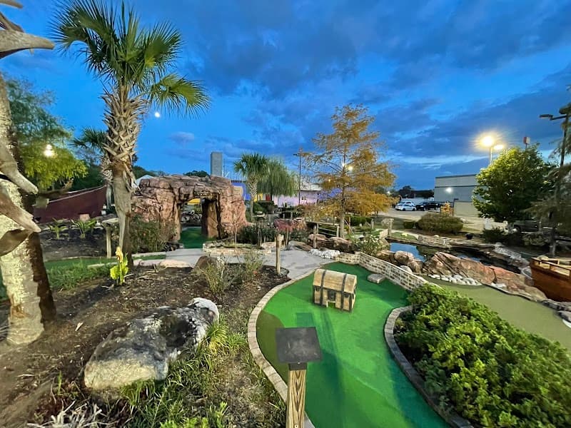 Mac n Bones Golf & Grill