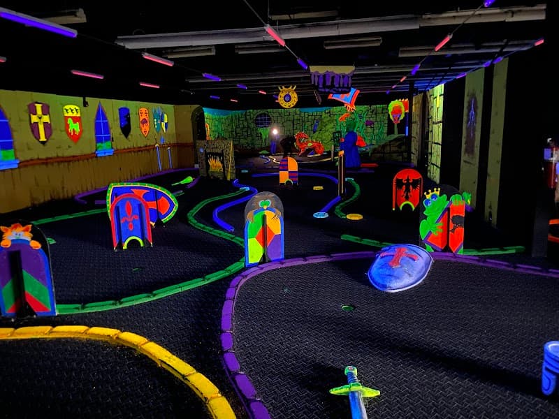 Wizards & Dragons Black Light Mini-Golf