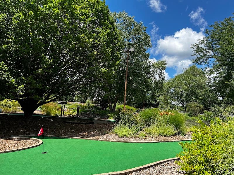 Colonial Park Putting Course