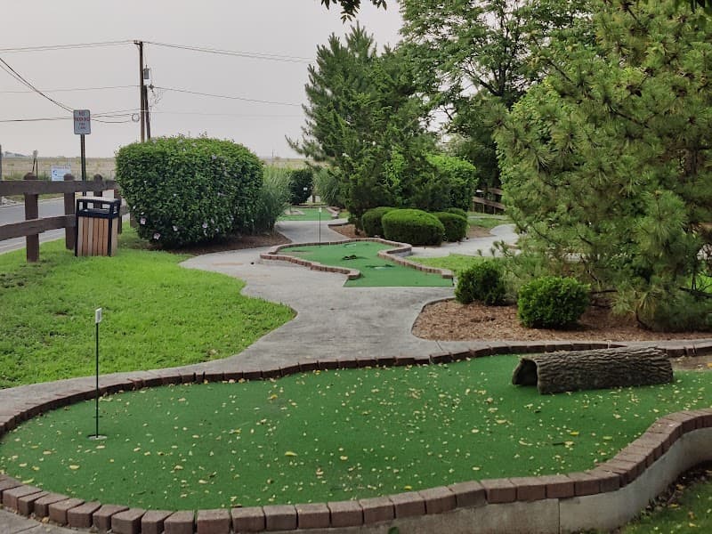 Waterfront Mini Golf
