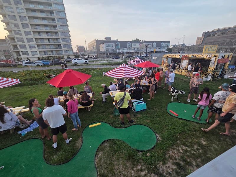 Putt Hut