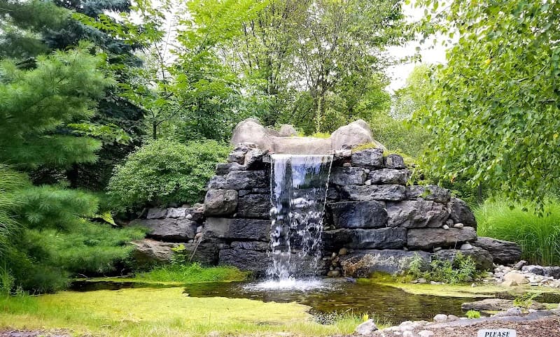 Frontier Falls Mini Golf