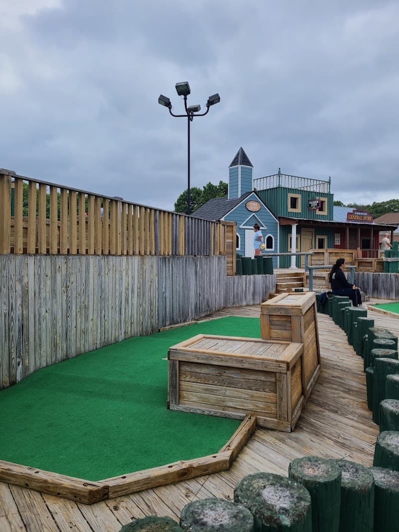 Harbortown Mini Golf