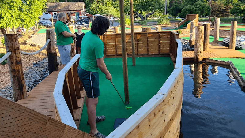 Mini golf in Washington