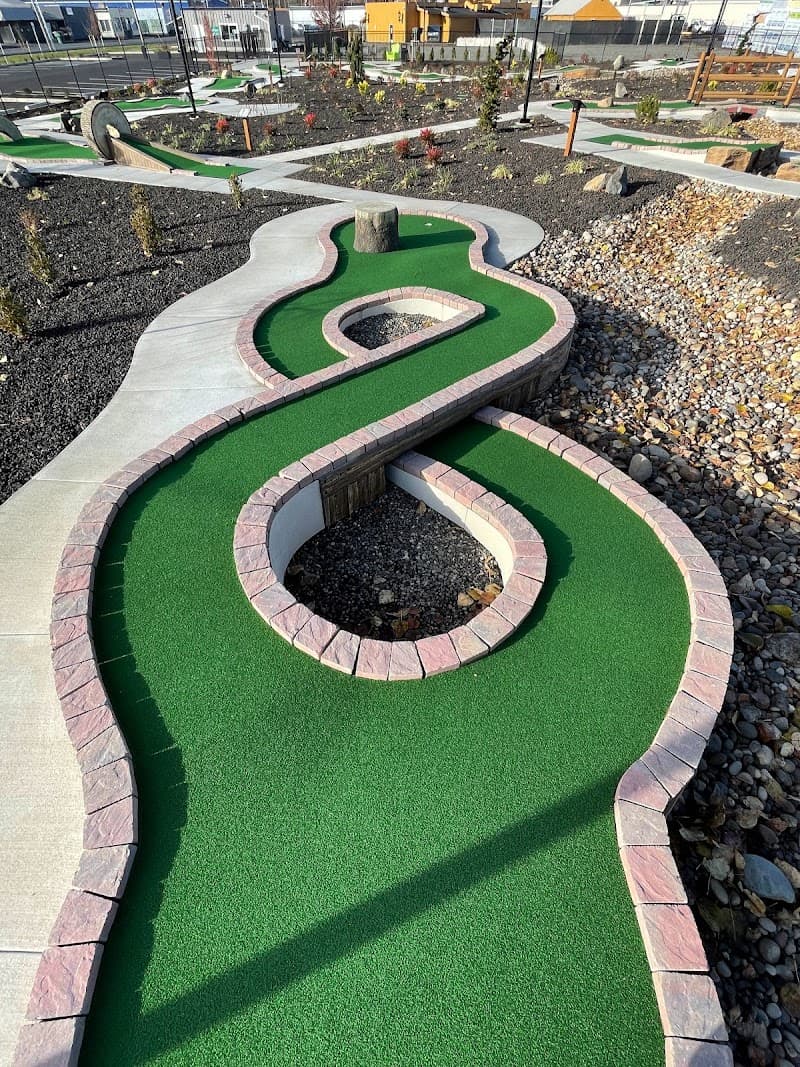 Sam’s MINI GOLF