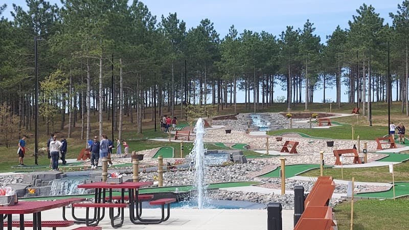 Papa Bear's Mini Golf
